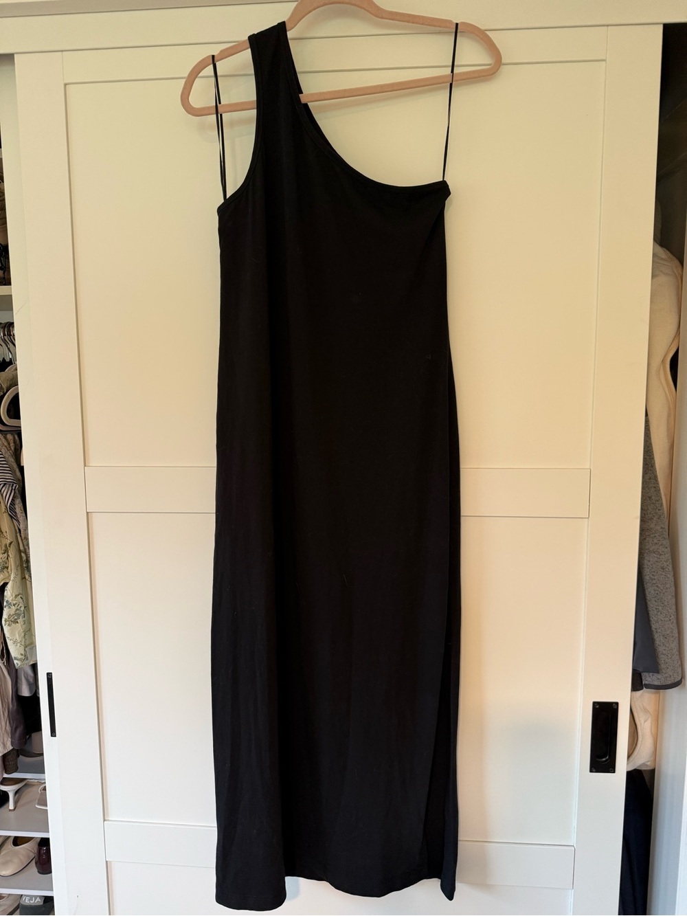 Women’s Black One Shoulder Shift Dress